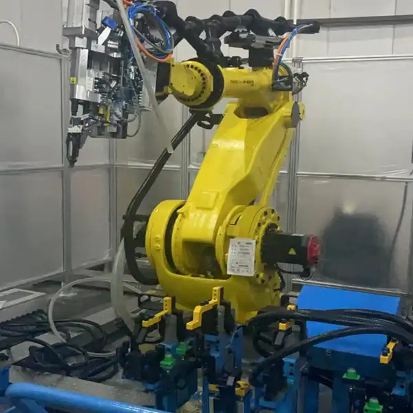 FDS riveting workstation