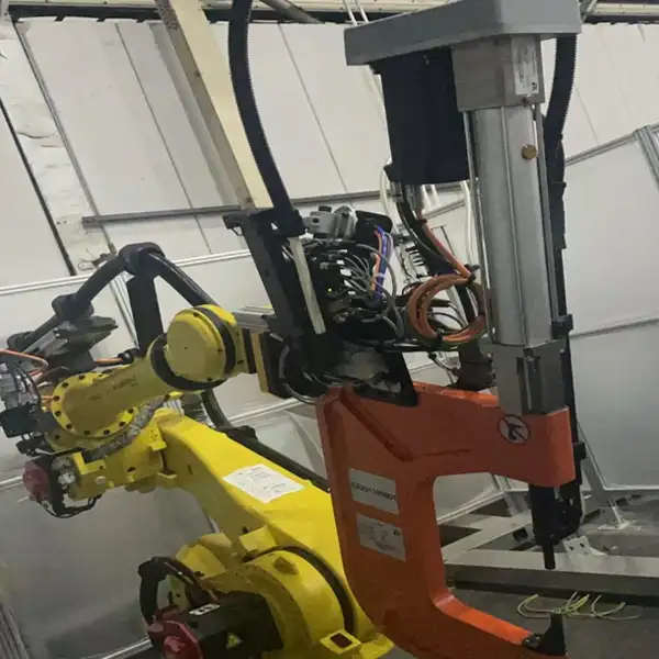 SPR riveting workstation